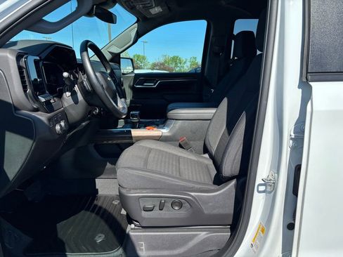 Used 2024 Chevrolet Silverado 1500 LT AWD/4WD image 14