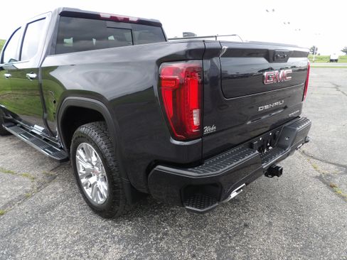 Used 2024 GMC Sierra 1500 Denali w/ Technology Package AWD/4WD image 8