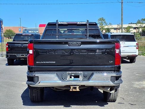 Used 2022 Chevrolet Silverado 2500 LT image 6