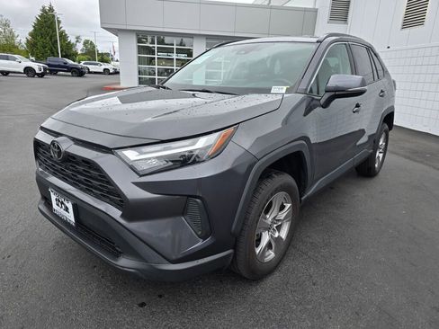 Used 2022 Toyota RAV4 XLE image 7
