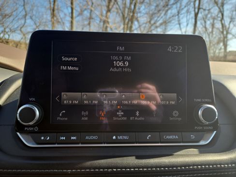 Used 2023 Nissan Rogue SV image 18