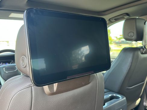 Used 2021 GMC Yukon Denali w/ Denali Premium Package image 19