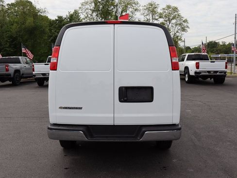 New 2025 Chevrolet Express 3500 Work Van w/ Chrome Appearance Package image 23