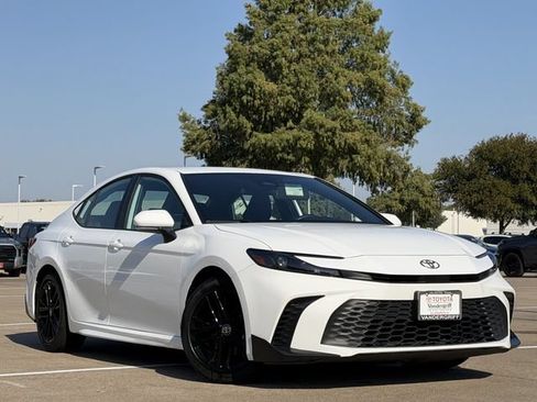 Certified 2025 Toyota Camry SE FWD image 2