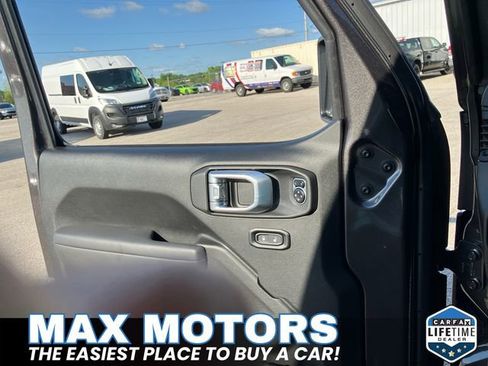 Used 2024 Jeep Wrangler Sport S image 41