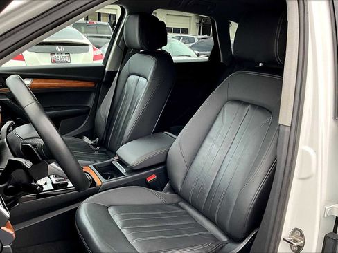 Used 2021 Audi Q5 Premium image 7