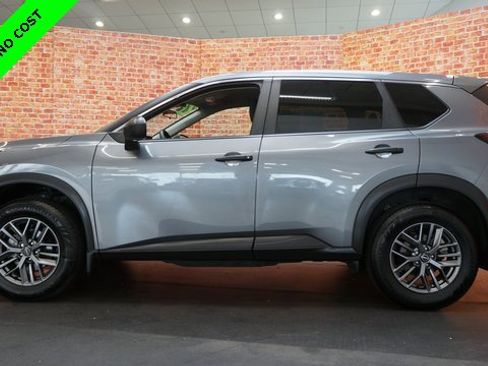 Certified 2022 Nissan Rogue S image 4