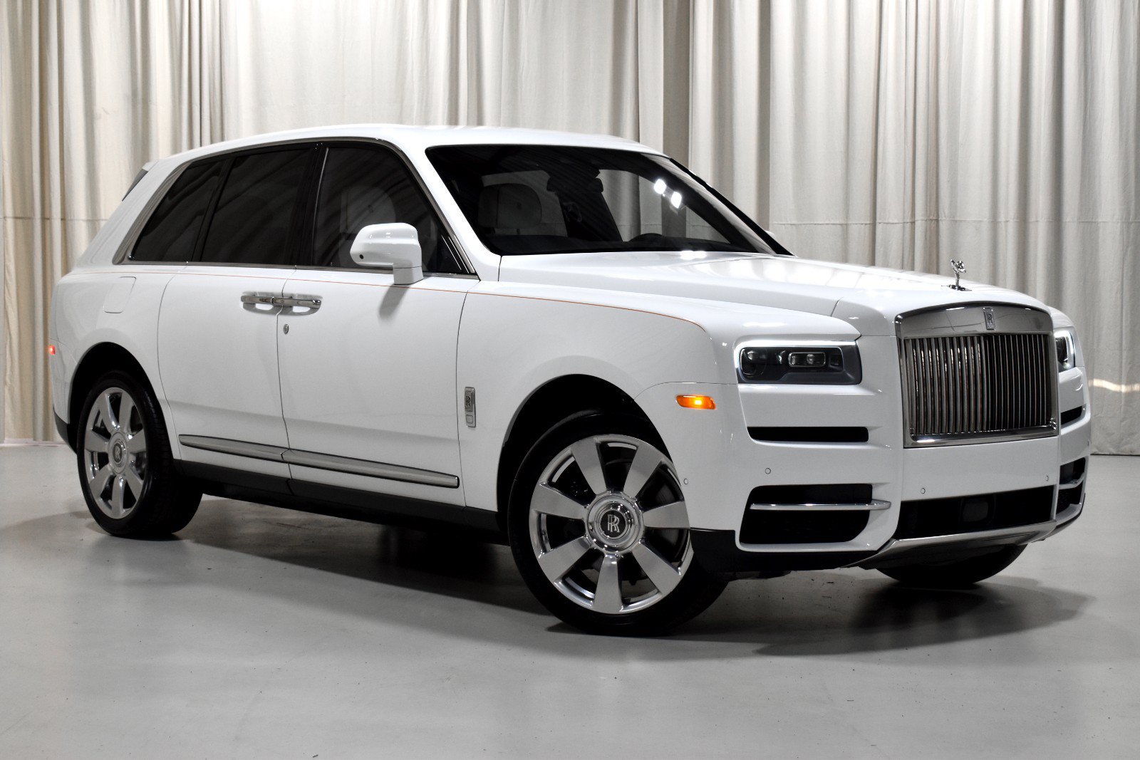Certified 2023 Rolls-Royce Cullinan AWD/4WD image 6