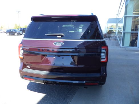Used 2023 Ford Expedition Limited AWD/4WD image 5
