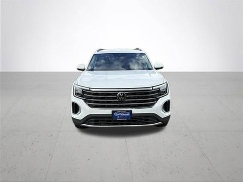 Used 2024 Volkswagen Atlas SE AWD/4WD image 3