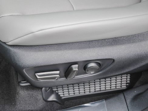 New 2026 Toyota Sienna XLE image 23