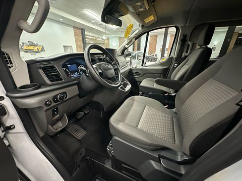 Used 2023 Ford Transit 350 XLT image 10