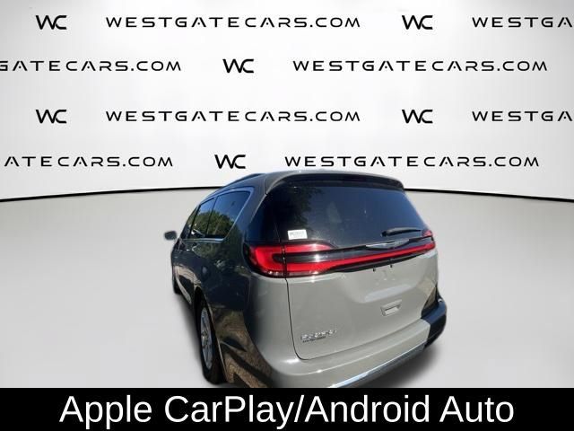 Used 2022 Chrysler Pacifica Touring-L FWD image 10