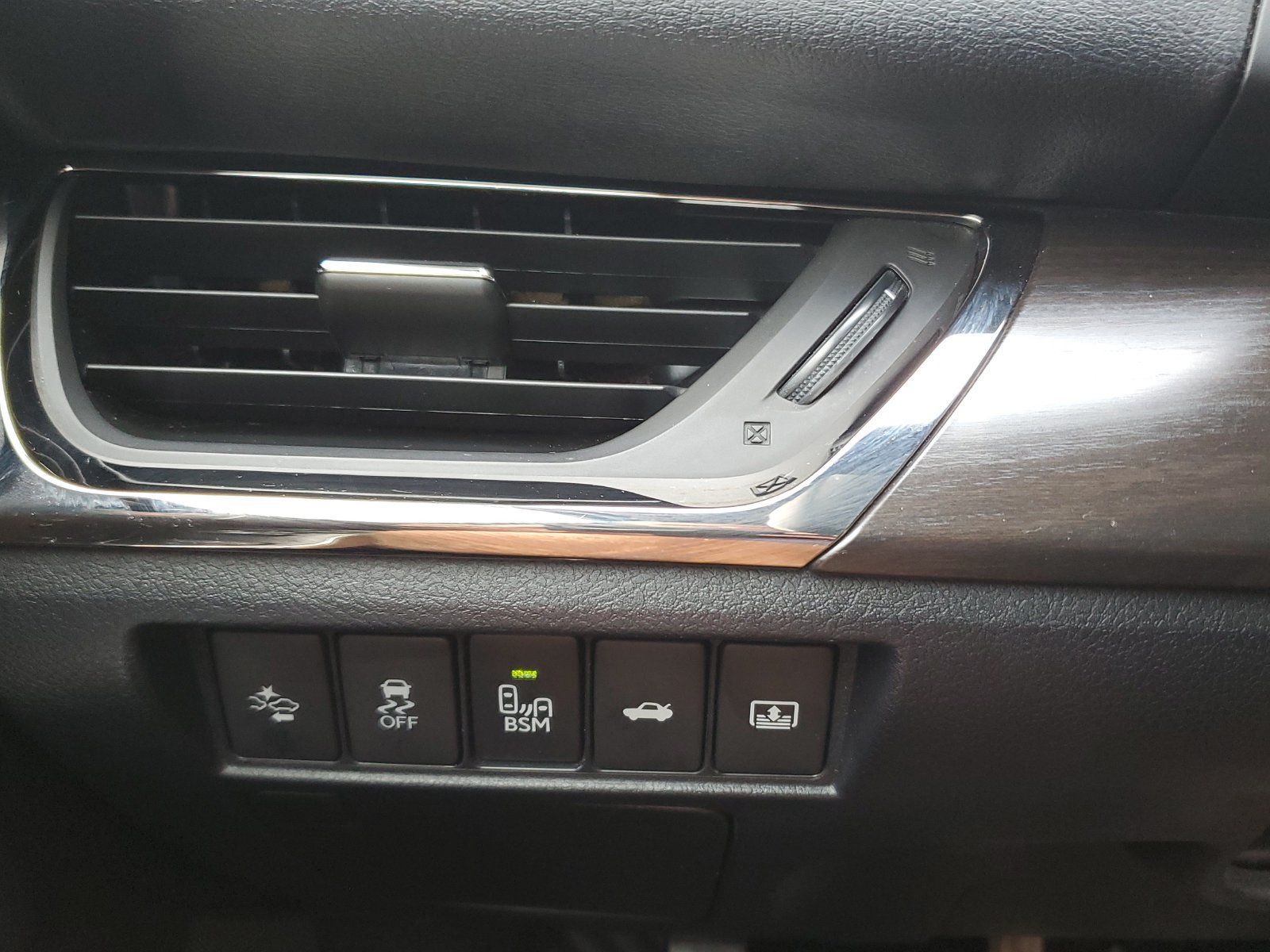 Used 2016 Toyota Avalon Limited w/ Protection Package FWD image 23