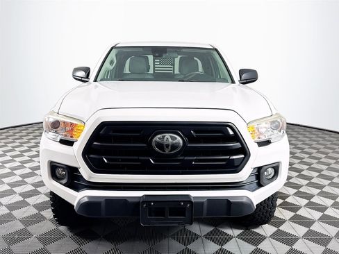 Used 2019 Toyota Tacoma SR w/ SX Package image 2