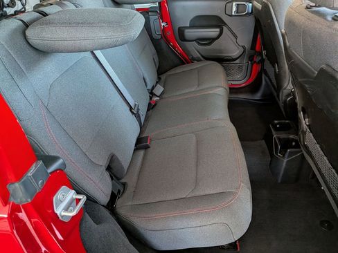 Used 2025 Jeep Wrangler Unlimited Rubicon w/ Convenience Group image 29