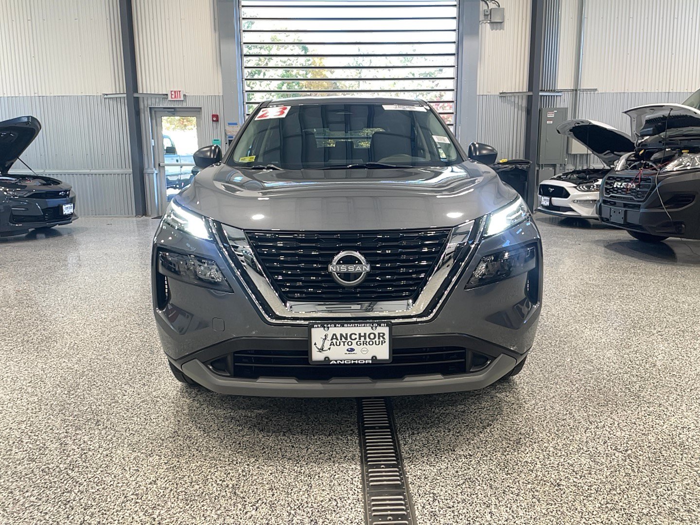 Used 2023 Nissan Rogue S AWD/4WD image 3