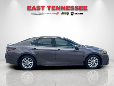Used 2024 Toyota Camry SE FWD image 2