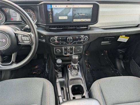 Used 2025 Jeep Gladiator Sport AWD/4WD image 18