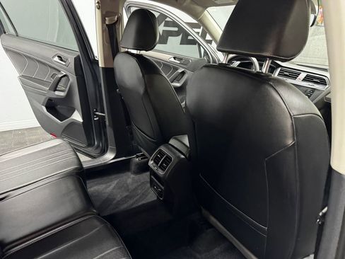 Used 2022 Volkswagen Tiguan SE image 46
