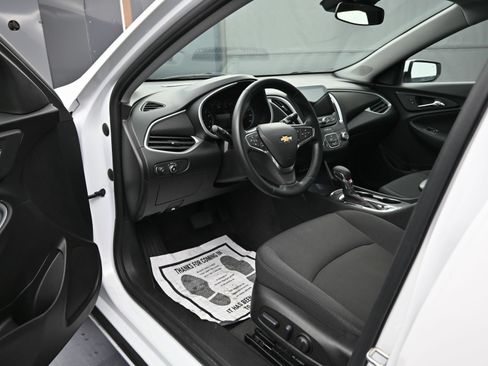 Used 2024 Chevrolet Malibu RS FWD image 9