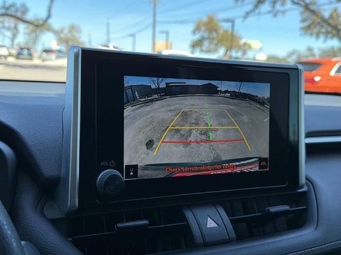 Used 2023 Toyota RAV4 LE image 28