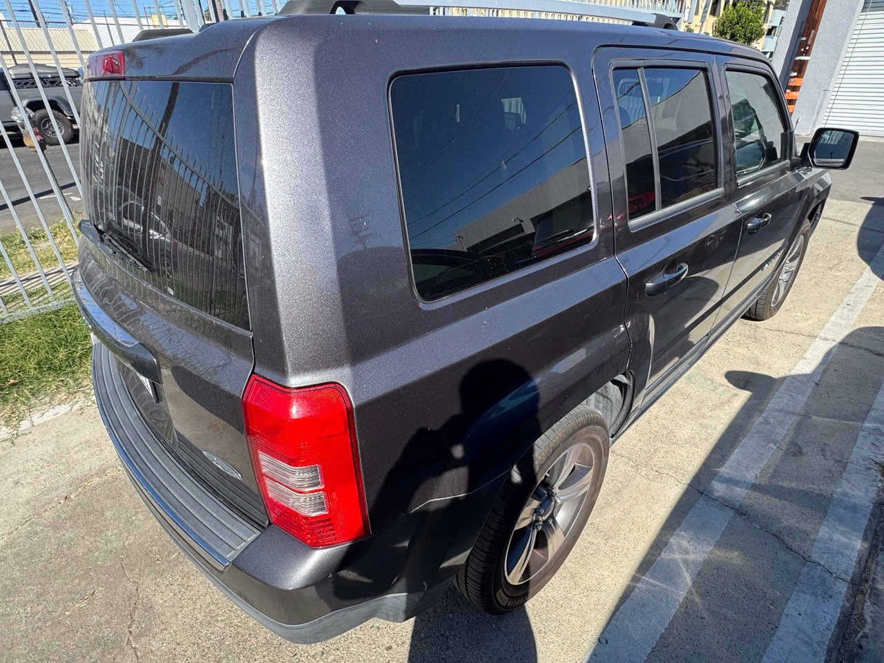 Used 2016 Jeep Patriot High Altitude FWD image 3