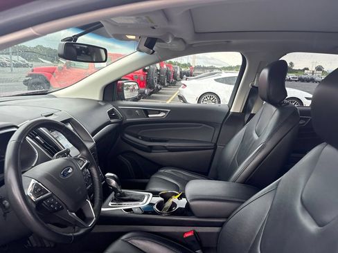 Used 2017 Ford Edge Titanium w/ Equipment Group 301A FWD image 13