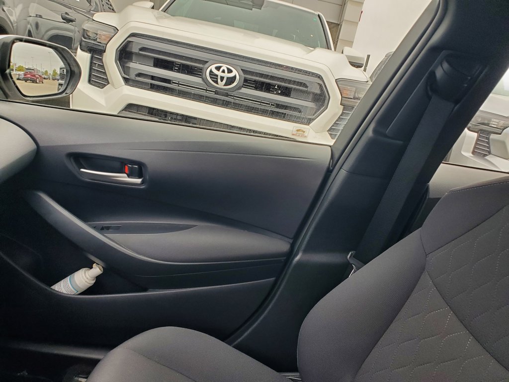 Used 2020 Toyota Corolla LE FWD image 13