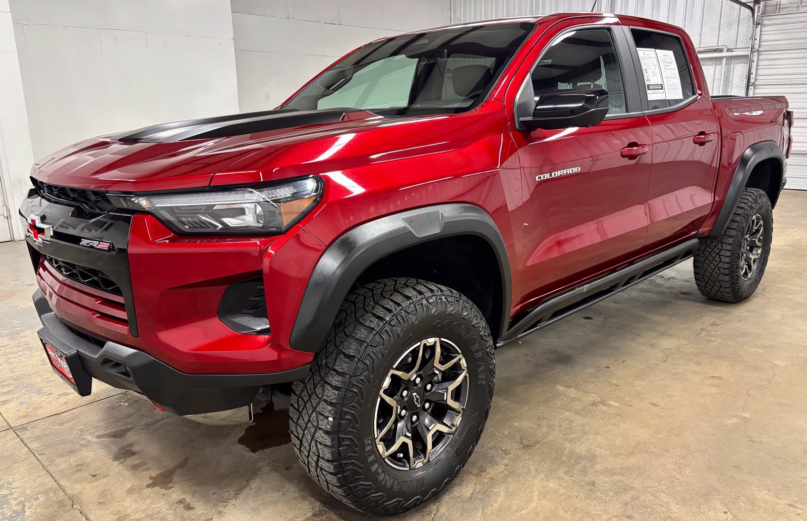 Used 2024 Chevrolet Colorado ZR2 w/ ZR2 Convenience Package III AWD/4WD image 3
