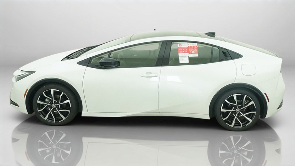 New 2026 Toyota Prius Plug-In Hybrid FWD image 28