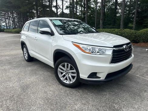Used 2016 Toyota Highlander LE FWD image 1