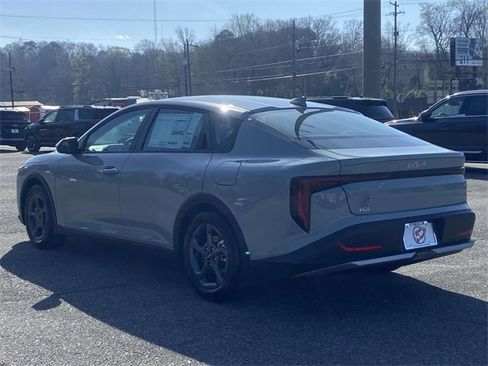 New 2026 Kia K4 LXS image 4