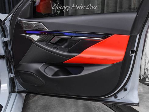 Used 2025 BMW M5 w/ Carbon Package image 33