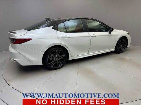 Used 2025 Toyota Camry XSE AWD/4WD image 5