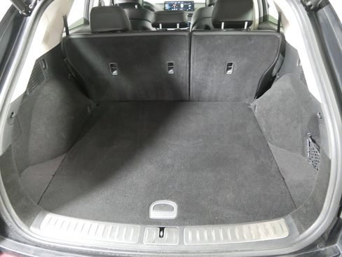 Certified 2022 Genesis GV70 2.5T w/ Select Package image 18