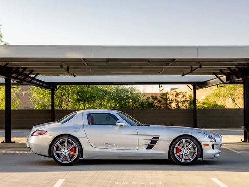 Used 2012 Mercedes-Benz SLS AMG AMG Coupe 2D image 9