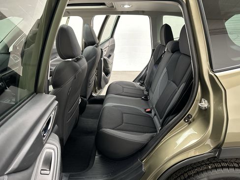 Used 2023 Subaru Forester Premium image 21