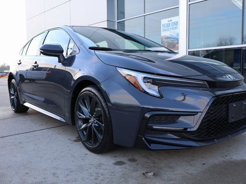 Used 2024 Toyota Corolla SE image 3