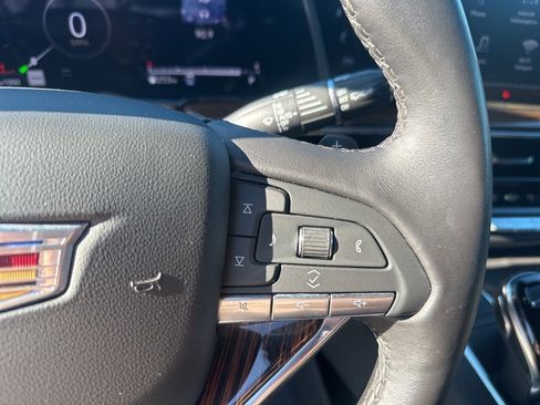 Used 2023 Cadillac Escalade ESV Premium Luxury image 21