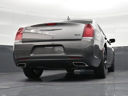 Used 2022 Chrysler 300 Touring w/ Sport Appearance Package RWD image 23