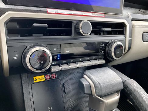 Used 2024 Toyota Tacoma Limited w/ Limited Package (LT) image 26