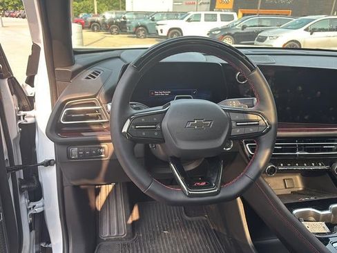 Used 2026 Chevrolet Traverse RS AWD/4WD image 17