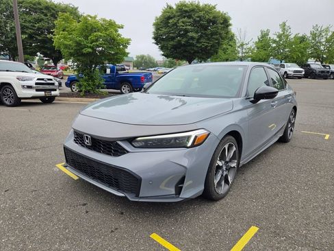 Used 2025 Honda Civic Sport Touring image 3