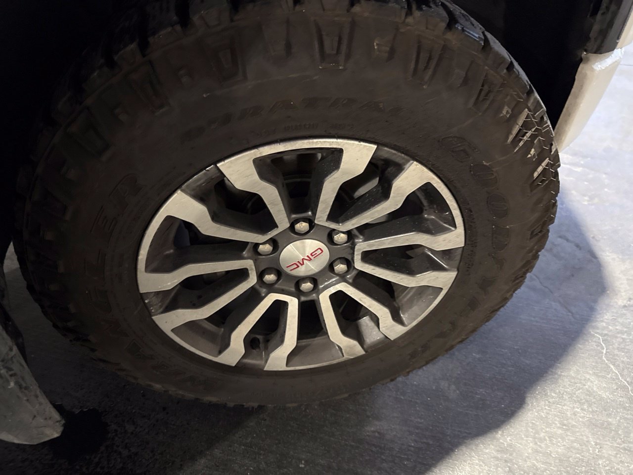 Used 2020 GMC Sierra 1500 AT4 w/ AT4 Premium Package AWD/4WD image 15
