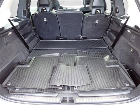 Used 2021 Volvo XC90 T6 Momentum w/ Climate Package AWD/4WD image 8