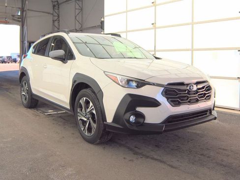 Used 2024 Subaru Crosstrek 2.0i Premium image 3