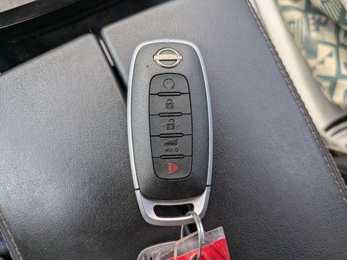 Certified 2025 Nissan Rogue SV FWD image 28