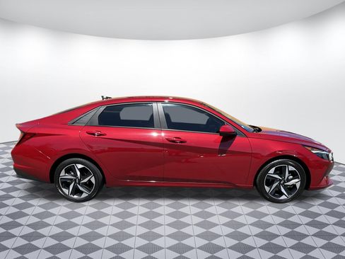 Used 2023 Hyundai Elantra SEL w/ Convenience Package FWD image 2