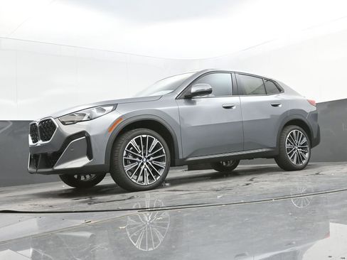 New 2026 BMW X2 xDrive28i image 42